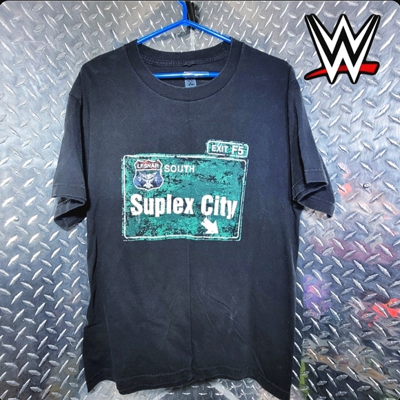 WWE Brock Lesner Tee 2015 - Picture 1 of 4